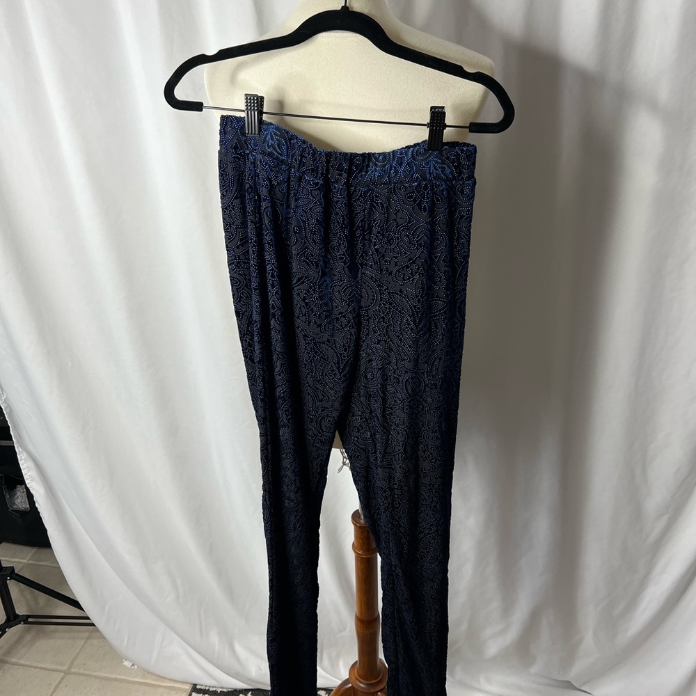 VENUS Blue Velvet Flocked Paisley Pants – Size Medium